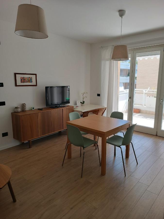 Per 4, Metro B Monti Tiburtini, Ac, Wi-fi Appartement *