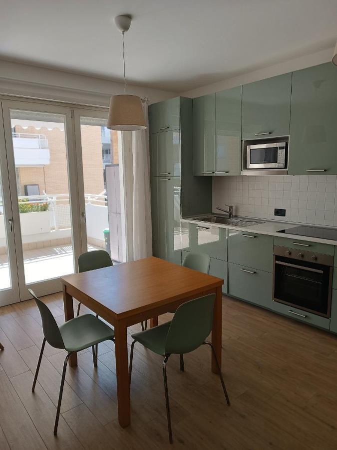 Per 4, Metro B Monti Tiburtini, Ac, Wi-fi Appartement *